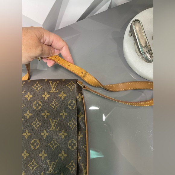 🌟Authentic🌟 Louis Vuitton Monogram Mussette Salsa Shoulder Bag in VGC - Picture 11 of 15
